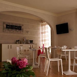 Hotel Lux